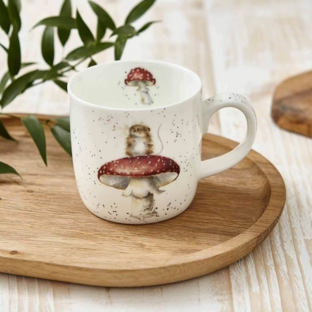 Tazza topino su fungo