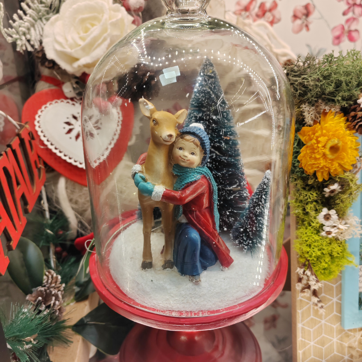 Campana di vetro con bambina e cerbiatto con led
