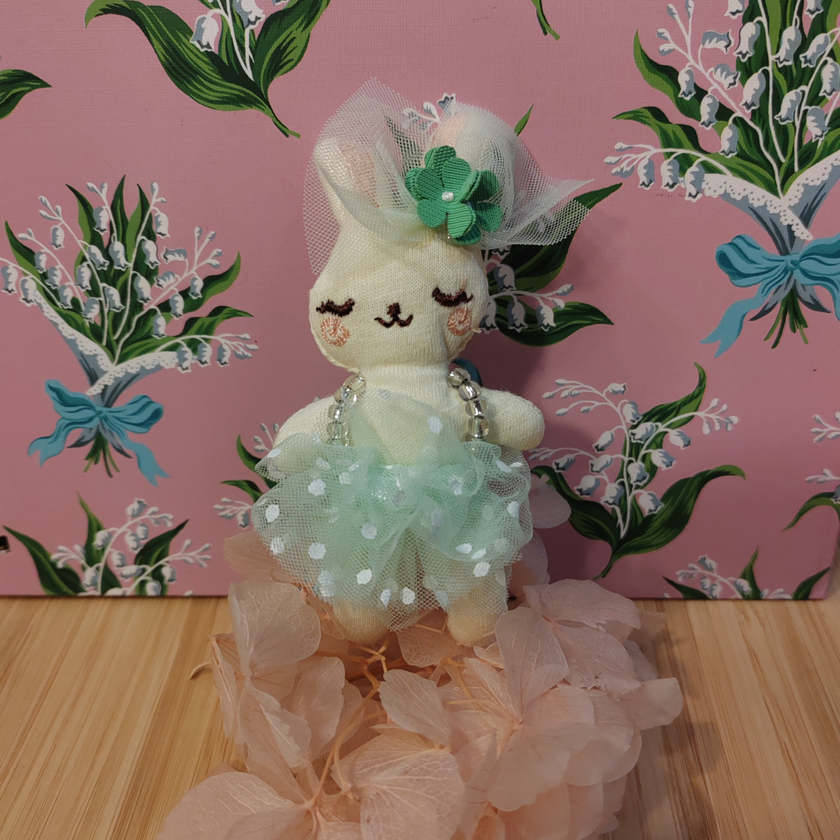 Coniglietta in stoffa verde