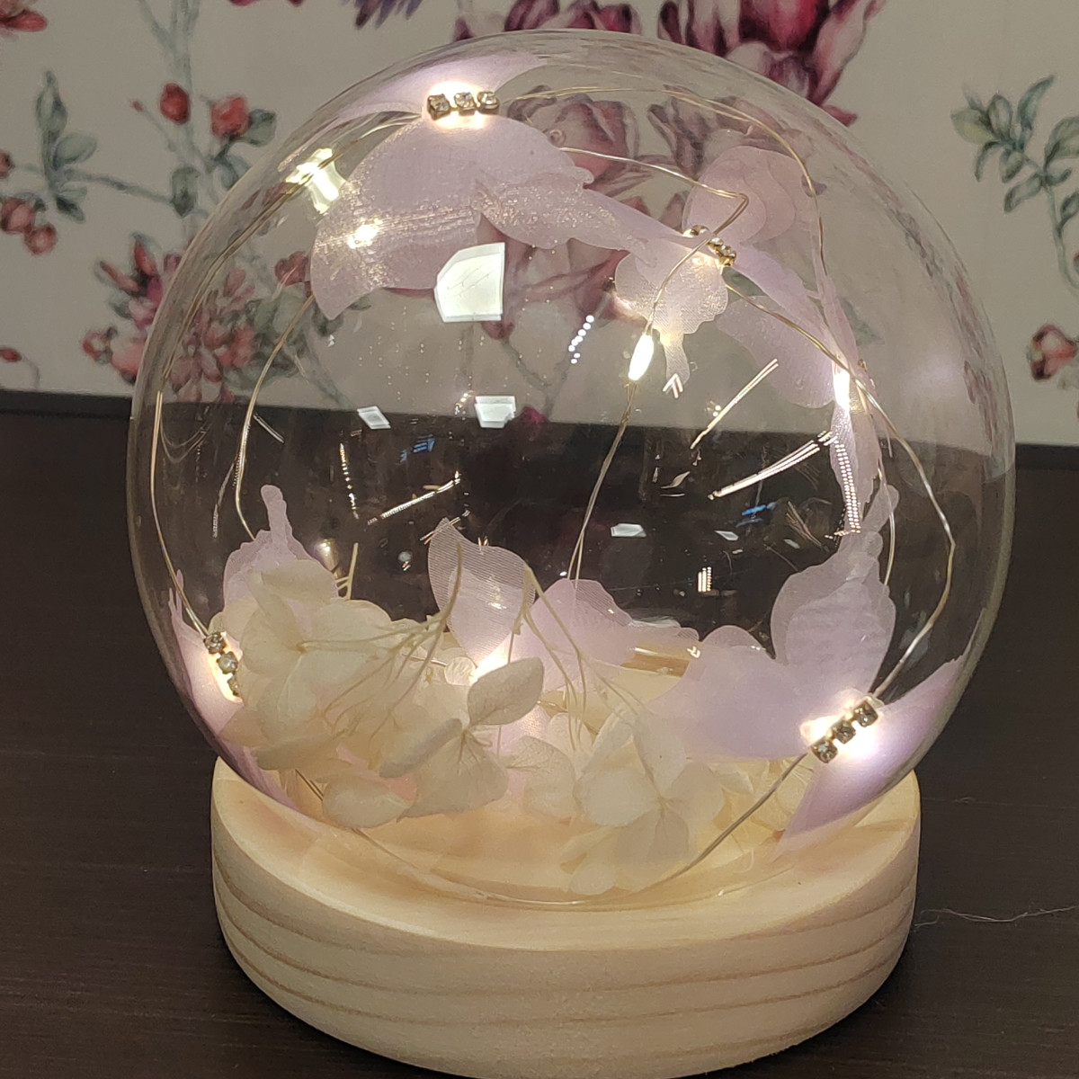 SFERA LED FARFALLE LILLA MEDIA