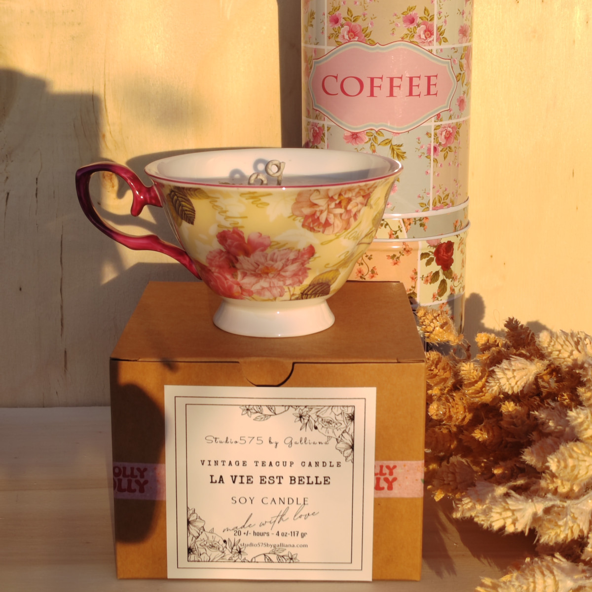 CANDELA VINTAGE INGLESE IN PORCELLANA "Manico rosa, rose rosa, fondo beige con scritte"