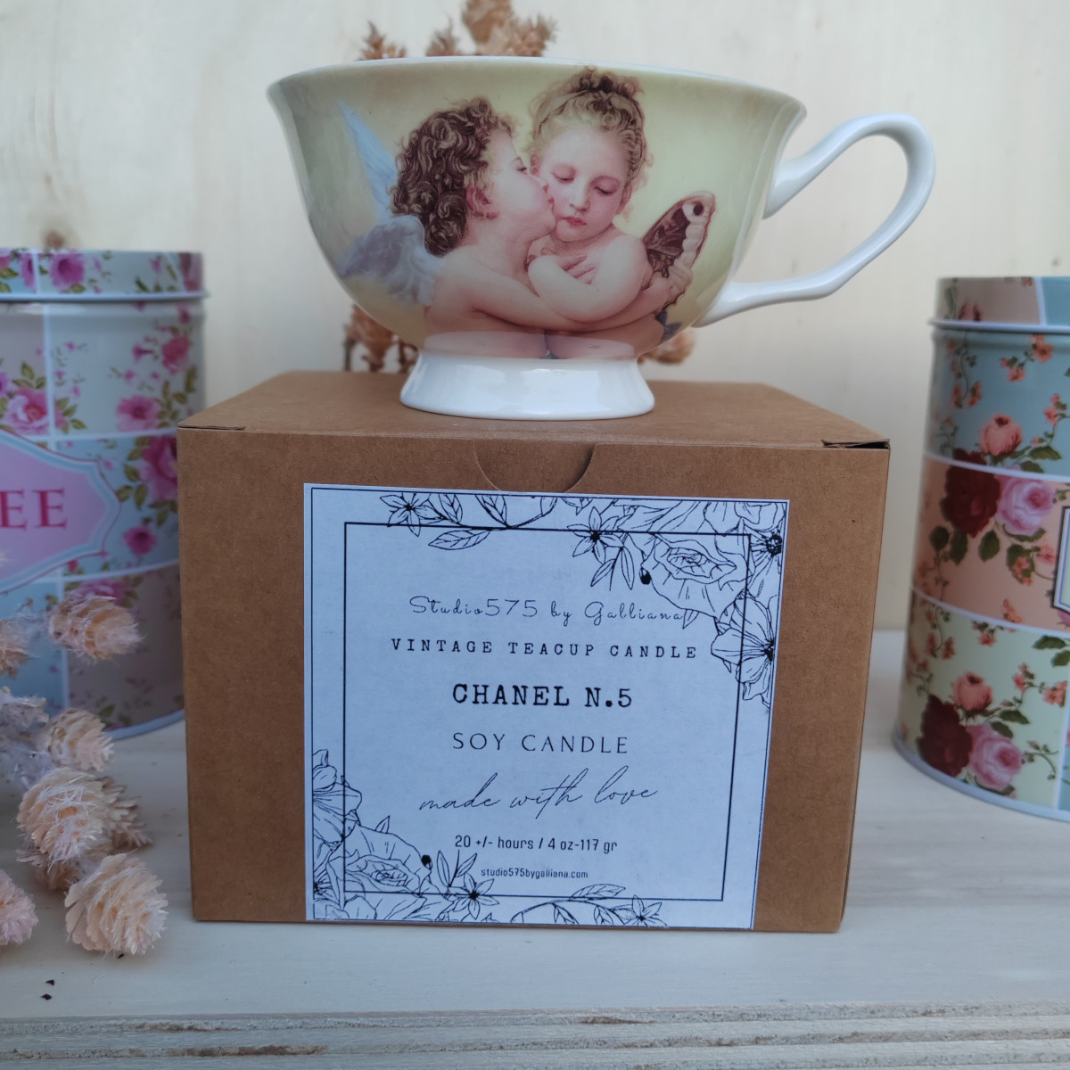 CANDELA VINTAGE INGLESE IN PORCELLANA "Amorini"