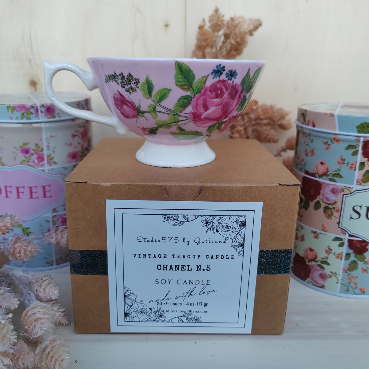 CANDELA VINTAGE INGLESE IN PORCELLANA "Rosa centifolia, fiori azzurri, fondo rosa chiaro"