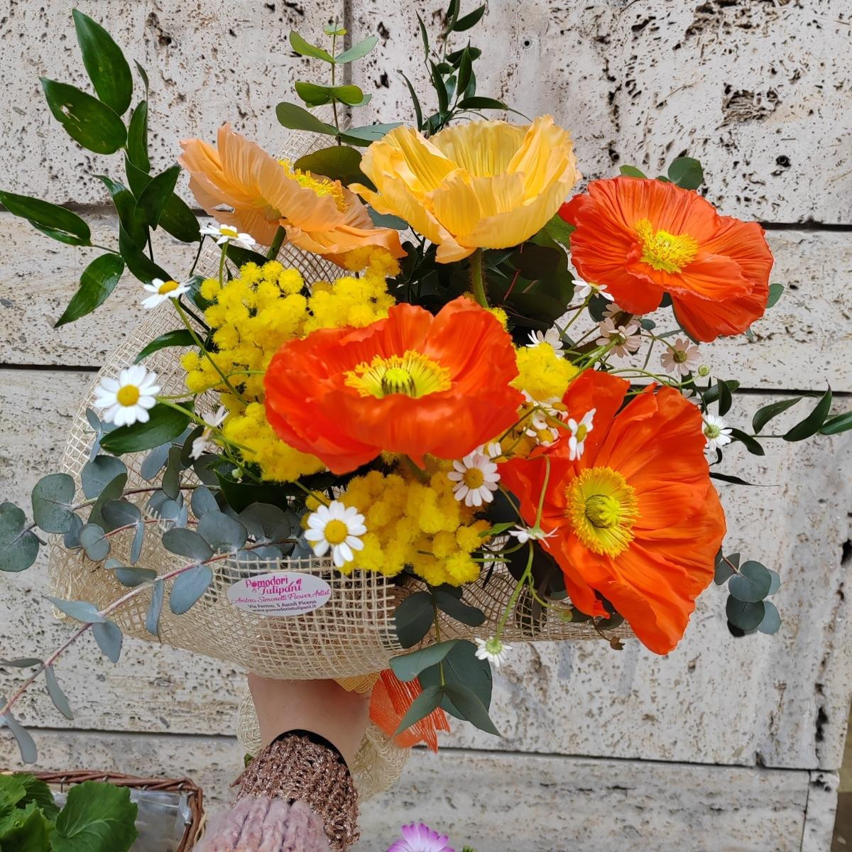 Bouquet mimosa e 5 papaveri colori in mix