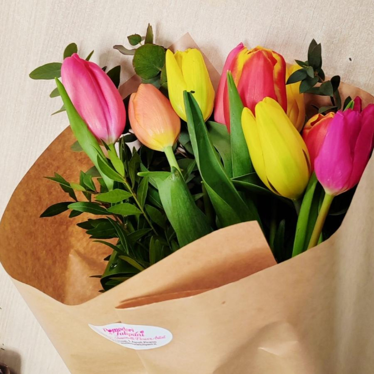 Bouquet alla francese 10 tulipani colori in mix