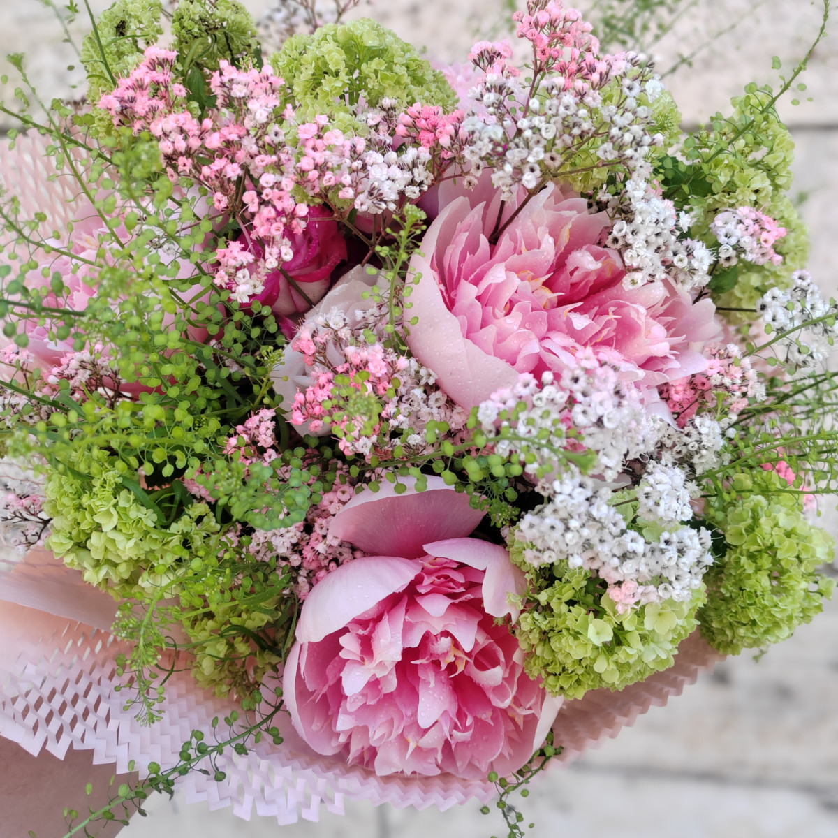 Bouquet Peonie e verde di campo