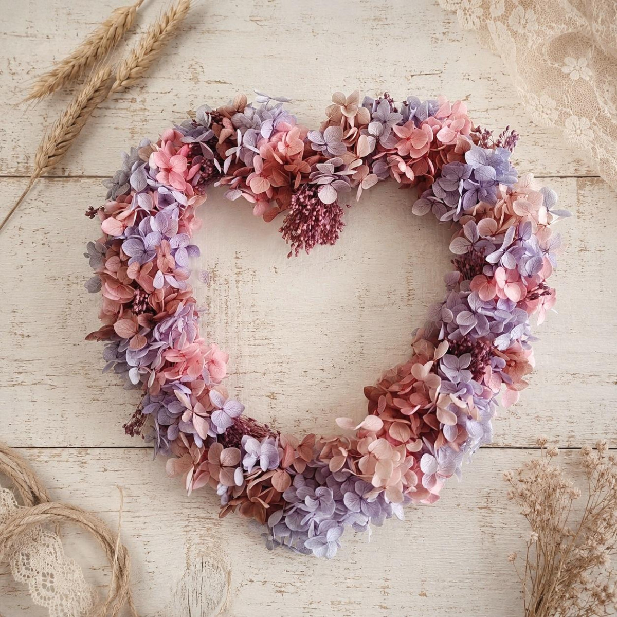 Ghirlandina a cuore glicine e rosa
